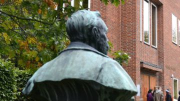 La Asamblea del Nobel está formada por 50 profesores del Instituto Karolinska que eligen el Nobel de Medicina.