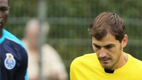 Iker Casillas actualmente milita en el FC Porto. Foto: Mexsport.