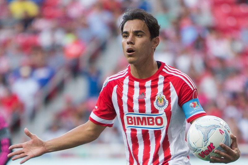 Omar Bravo, sequía y desesperación en este torneo.