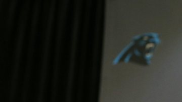 El mariscal de campo de Carolina Panthers Cam Newton habla durante una rueda de prensa el martes.