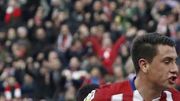 Atlético de Madrid derrotó 3-1 al Eibar y recuperó momentáneamente la cima de la Liga española. Foto: EFE.