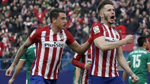 Atlético de Madrid derrotó 3-1 al Eibar y recuperó momentáneamente la cima de la Liga española. Foto: EFE.