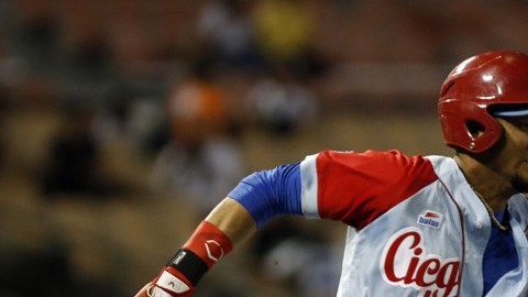 El cubano Youleski Gourriel durante la Serie del Caribe.