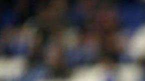 Diego Reyes festeja el cuarto gol de su equipo en la goleada 0-5 de la Real Sociedad sobre el Espanyol.
