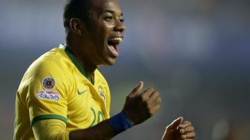 Robson de Souza "Robinho" (aquí enfundado en la 'Verdeamarelha') reforzará al Atlético Mineiro en la Copa Libertadores.