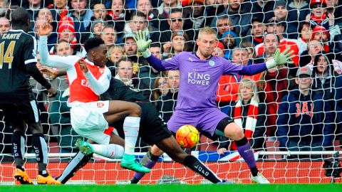 Danny Welbeck le dio aire al Arsenal con su gol al filo del final.