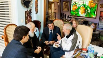 Fidel Castro y el  patriarca ortodoxo ruso Kiril.