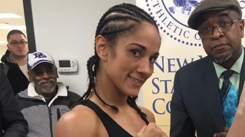 Amanda Serrano y Olivia Gerula durante la ceremonia de pesaje ayer en New York