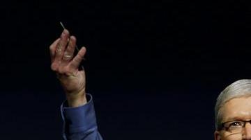 apple tim cook iphone