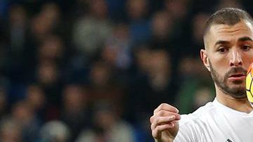 Una juez decidió levantarle el control judicial al futbolista, quien puede ser llamado para jugar la Euro.