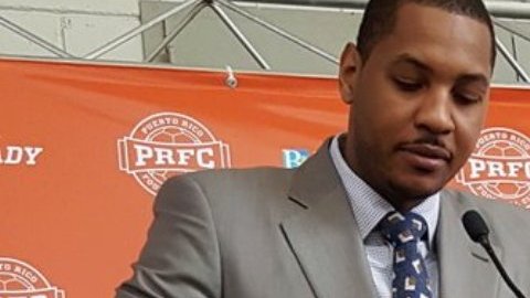 Carmelo Anthony en la conferencia de prensa para la presentación de Mendes y Marrero.