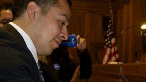 César Vargas firmó el pasado miércoles su licencia oficial como abogado, lo que le permitirá finalmente ejercer esta profesión.