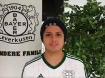 El 'Chicharito' está lleno de amor.