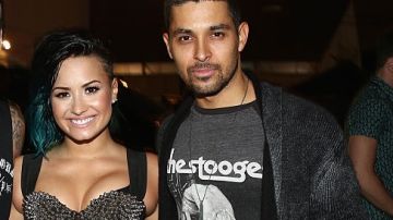 La pareja conformada por Demi Lovato y Wilmer Valderrama en una de sus muchas salidas públicas.