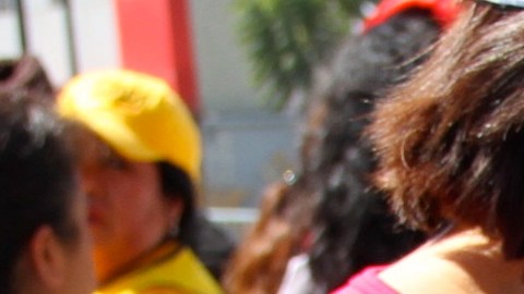 Dos maestras en California de origen mexicano esperan la misa del Papa en la Basílica de la Virgen de Guadalupe.