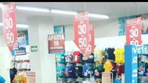 El Dasa comenzó su carrera musical cuando Vicente Fernández lo invitó a cantar con él.