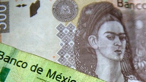Picture of Mexican Peso notes of differe
