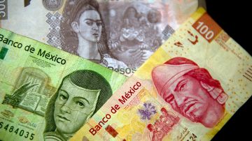 Picture of Mexican Peso notes of differe