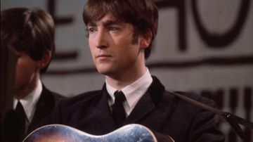El mechón de pelo de Lennon, tiene tan solo una longitud de 10 centímetros.