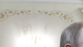 Vladimir Putin (izq), presidente de Rusia, saluda a Ernesto Zedillo, ex presidente de México.