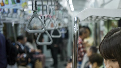 Millones de ciudadanos y turistas pasan todos los días por la estación de metro de Shinjuku.