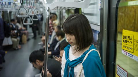 Millones de ciudadanos y turistas pasan todos los días por la estación de metro de Shinjuku.