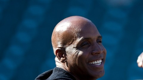 Barry Bonds fue contratado como instructor de bateo de los Marlins de Miami, su regreso a las Ligas Mayores con un uniforme.