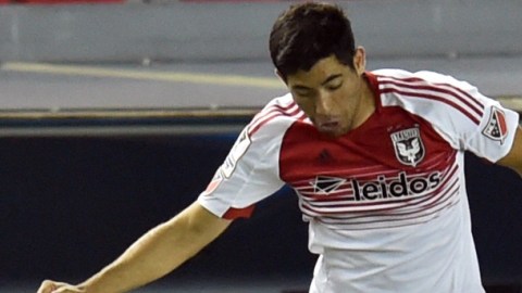 Miguel Aguilar (izq) en un partido de Liga de Campeones de la Concacaf.