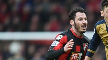 El alemán Mezut Özil anotó un gol en el triunfo del Arsenal.