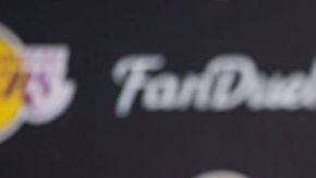 La derrota en Cleveland y la despedida de LeBron no opacaron la sonrisa de Kobe.