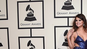 Las celebridades se arriesgaron con todo tipo de colores.