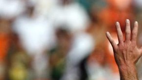 Brett Favre es líder de la NFL en la lista de todos los tiempos en pases completos, con 6,300.