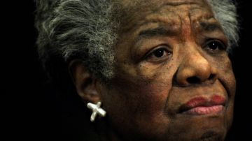 La autora Maya Angelou escribió una autobiografía en la que relata los abusos que vivió por la segregación racial en EE.UU. durante la década de 1930.