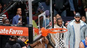 checa-animacion-clavada-aaron-gordon