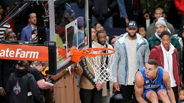 checa-animacion-clavada-aaron-gordon