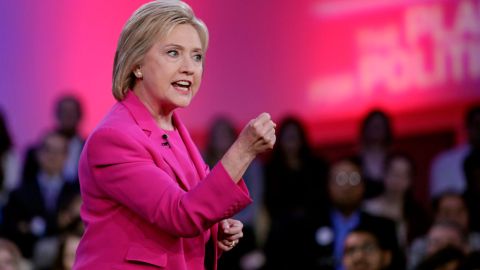 Hillary Clinton durante el town hall de MSNBC y Telemundo el jueves en Las Vegas.