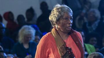 Hillary Clinton revela plan de trabajo encaminado a ganarse a la comunidad afroamericana.