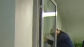 Zlatan nunca se imaginó que una puerta le jugaría una mala broma.