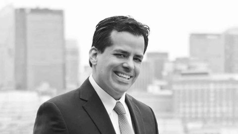 "De todo menos perfecto" es el primer libro de Jorge Viera.
