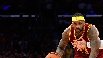 LeBron James y Kobe Bryant durante el juego del pasado 15 de enero en Staples Center.