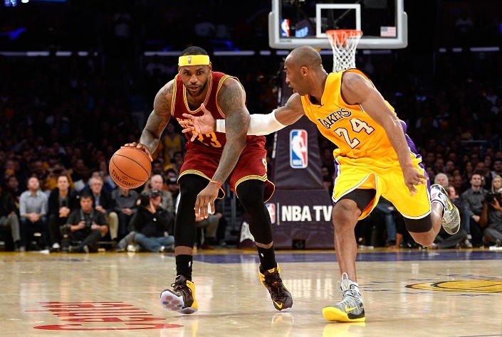 LeBron James y Kobe Bryant durante el juego del pasado 15 de enero en Staples Center. 