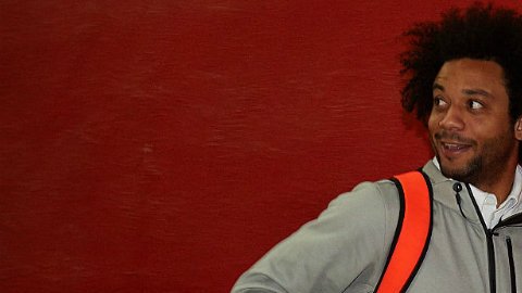 Marcelo sufre una lesión muscular que lo mantendrá alejado de las canchas .