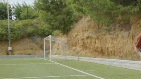 Lio Messi demostró a sus seguidores lo que puede hacer con el balón desde cualquier punto de la cancha.