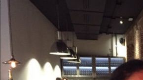 Gonzalo con su madre, Iliana Köster, quien ahora mantiene una lucha para que sea liberado de una prisión española