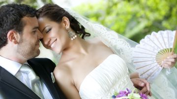 A nivel nacional, las parejas gastarán un promedio de $ 12,189 en la fiesta de su boda, excluyendo el costo de arrendamiento del lugar y la compra del vestido y los anillos.