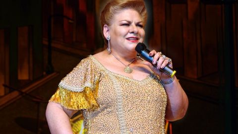 Paquita la del Barrio en una de sus presentaciones.