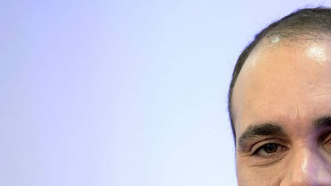 El príncipe Alí sugirió el uso de cabinas transparentes para emitir ahí los votos, propuesta que no ha sido aceptada.