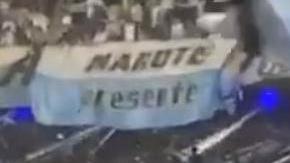 La escena se dio en la tribuna de 'El Cilindro' tras el triunfo de Racing sobre el Puebla mexicano.