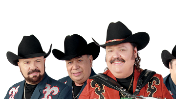 Ramón Ayala, en el centro de rojo, y sus Bravos del Norte están por lanzar el disco 113 en la carrera del músico mexicano.