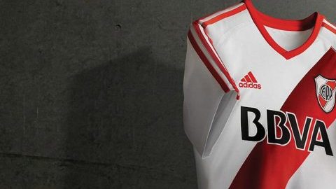 River Plate anda de estreno en el futbol argentino.